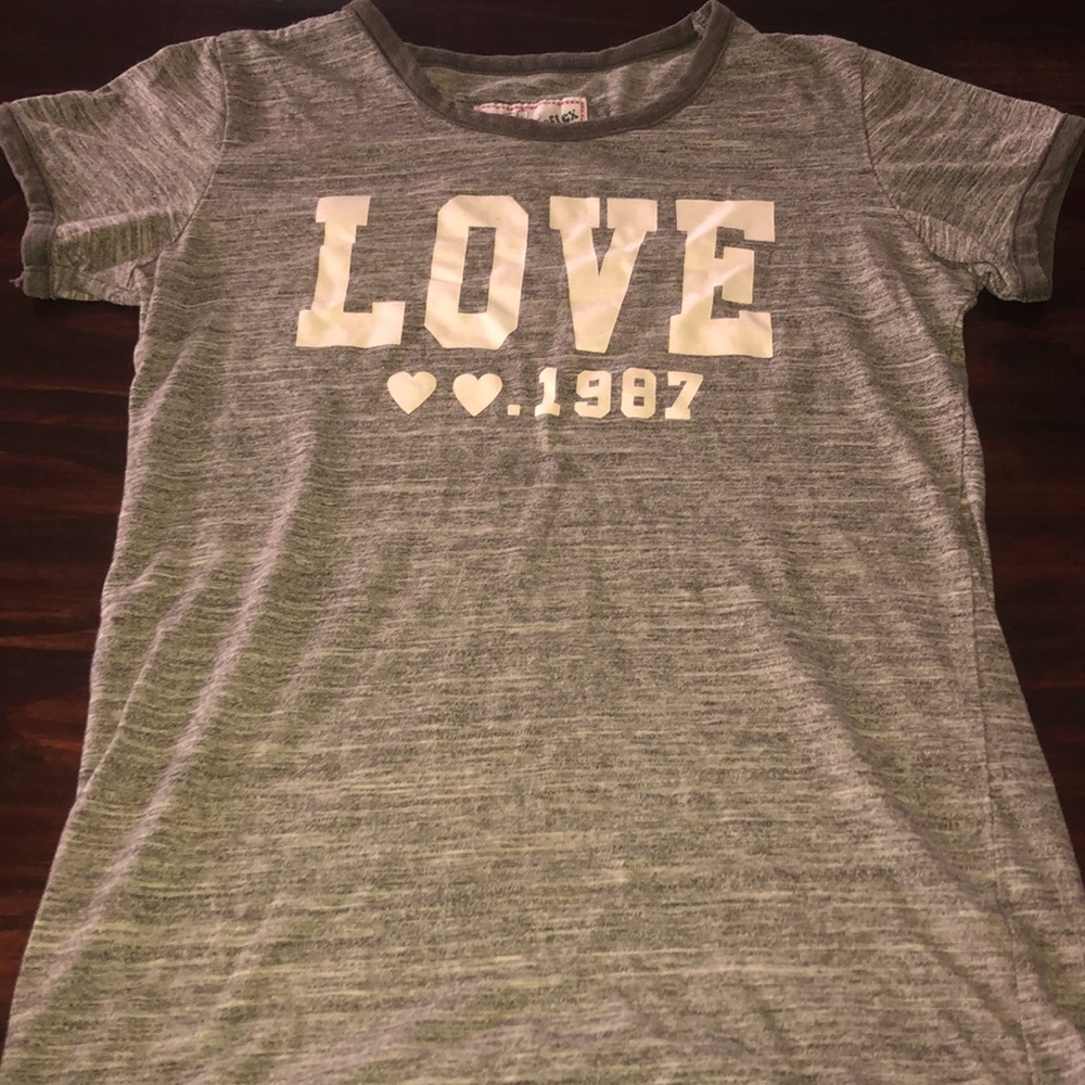 grey and white t-shirt